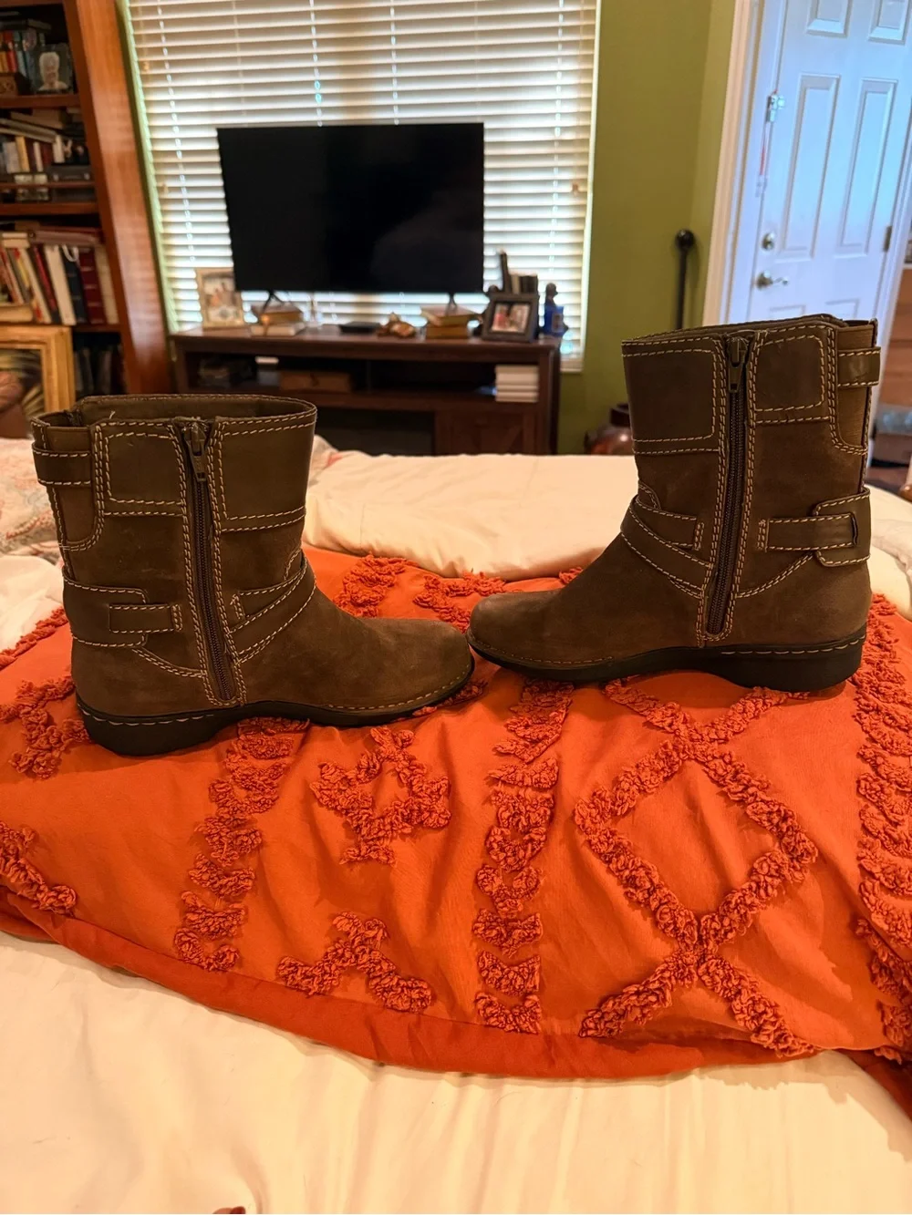 Clarks classic ankle